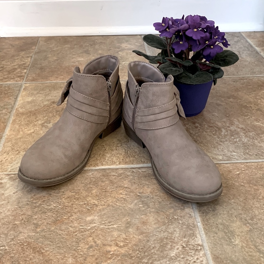 Girls Taupe Booties